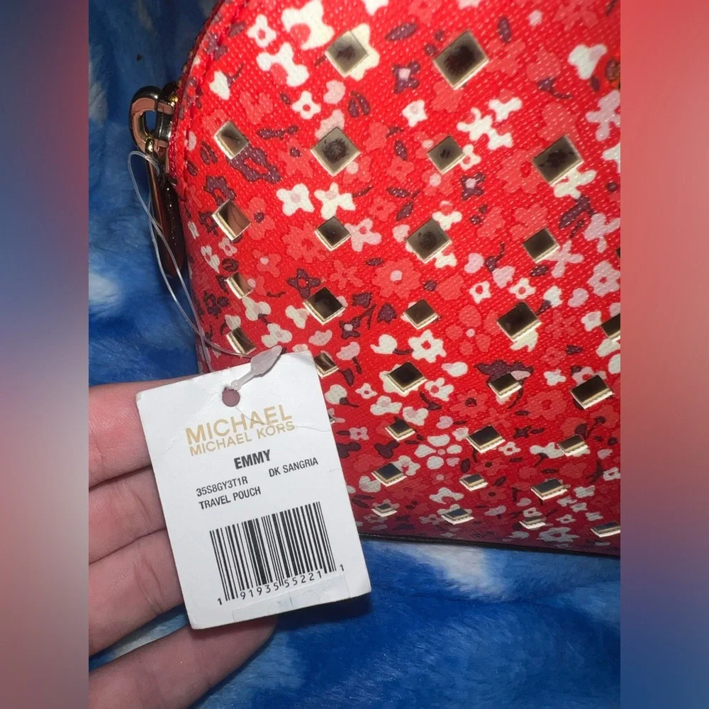 Michael Kors Travel Pouch - Picture 2 of 4